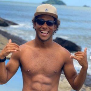 Influence of Wesley Santos on Social Media