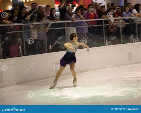 Influence of stature on performance in figure skating