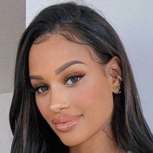 Insight into Fanny Neguesha's Physical Attributes