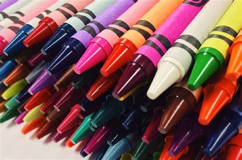 Insights from Professionals: Experts Discuss the Meaning and Implications of Crayon Consumption Dreams