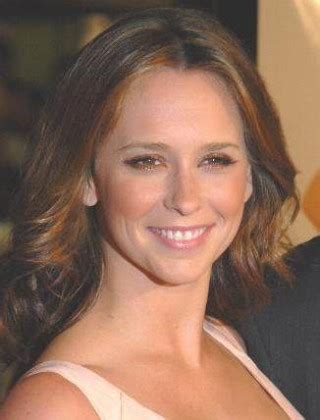 Interesting Facts About Jennifer Love Hewitt