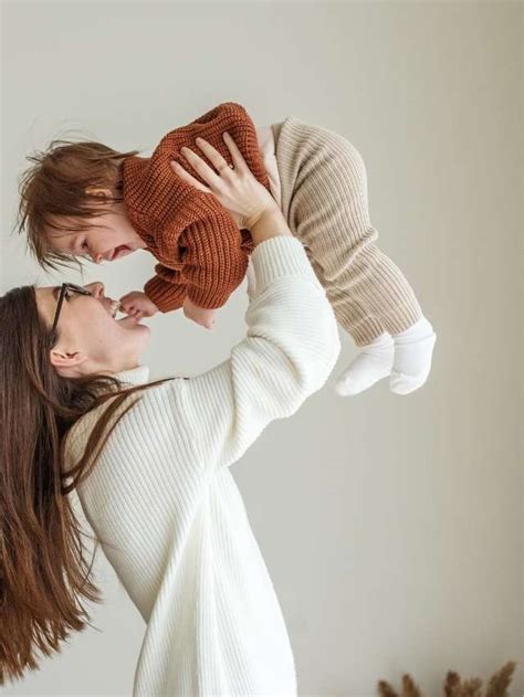 Interpretations of Dreaming about Scarlet Locks on an Infant