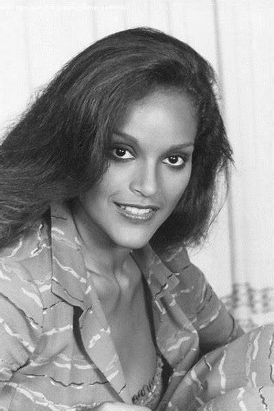 Jayne Kennedy Biography: Age, Height