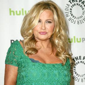 Jennifer Coolidge Height: Stand Tall and Proud