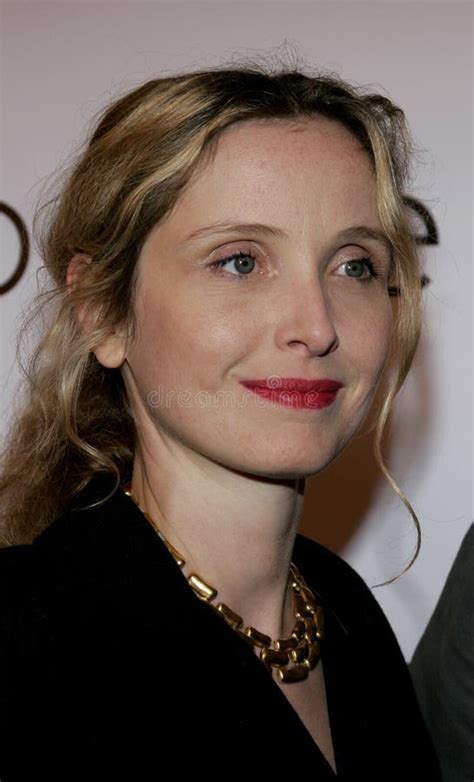 Julie Delpy's Height and Figure