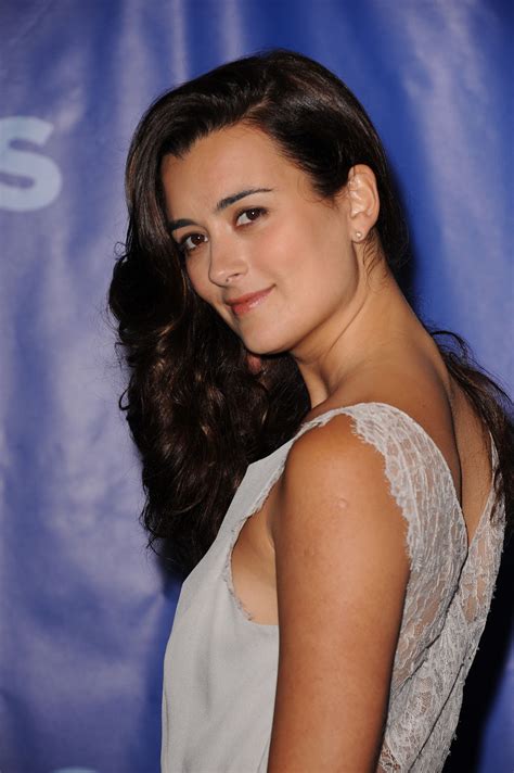 Learn About Cote De Pablo's Figure