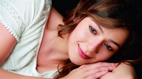 Learn About Priyal Gor's Body Measurements