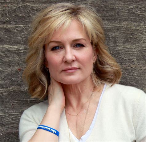 Learn about Amy Carlson's Roles and Projects