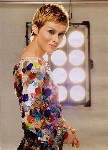 Lisa Stansfield's Physique and Fashion Sense