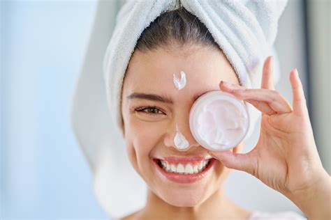 Maintaining Your Fresh Look with Effective Skincare