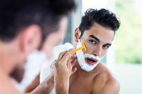 Maintaining a Fresh Appearance Between Shaves