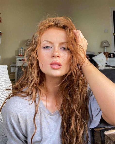 Maisie Smith: Age