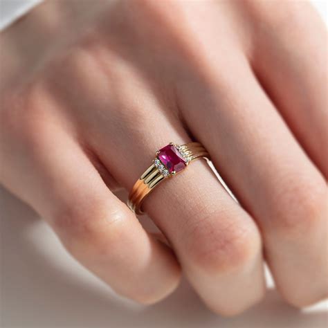 Making a Statement: Enhancing Your Personal Style with a Bold and Eye-Catching Ring