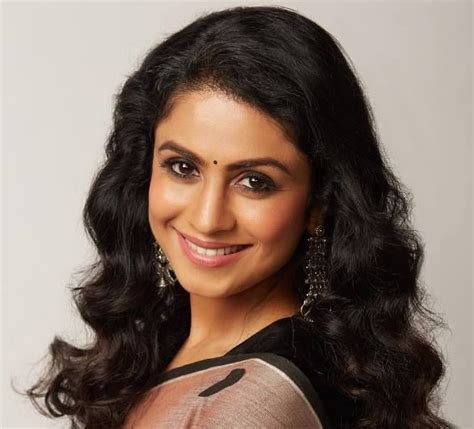 Manasi Parekh: Early Life and Education