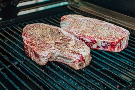 Mastering the Art of Cooking Steak: Tips and Techniques for an Irresistible Meal