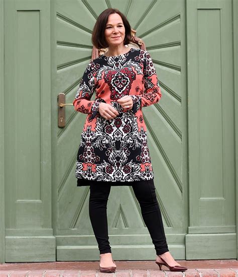 Mastering the Art of Styling a Dark Tunic