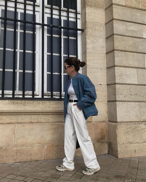 Mastering the Art of Wearing Crisp White Trousers: Insights from Style Gurus