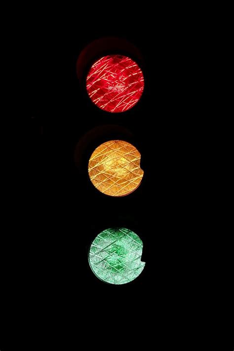 Meaning and Significance of Traffic Light Dreams