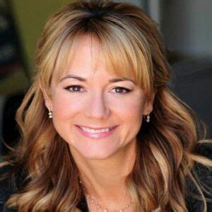 Megyn Price: Early Life and Career