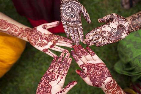 Mehndi Across Cultures and Traditions: Celebrating Diversity Through Intricate Body Art