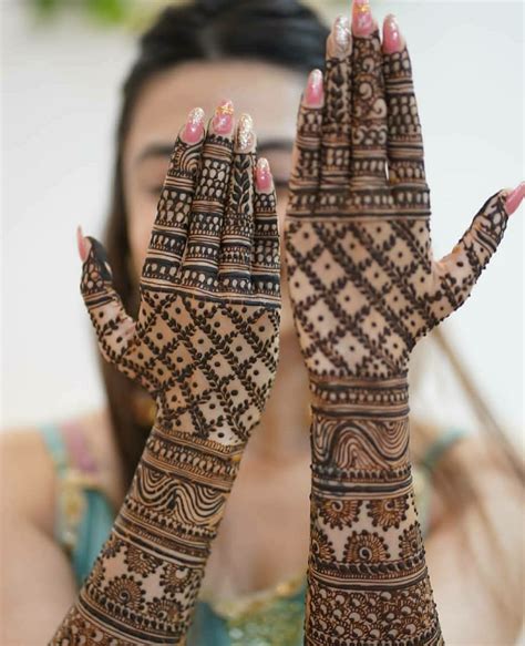 Mehndi in Contemporary Fashion and Pop Culture