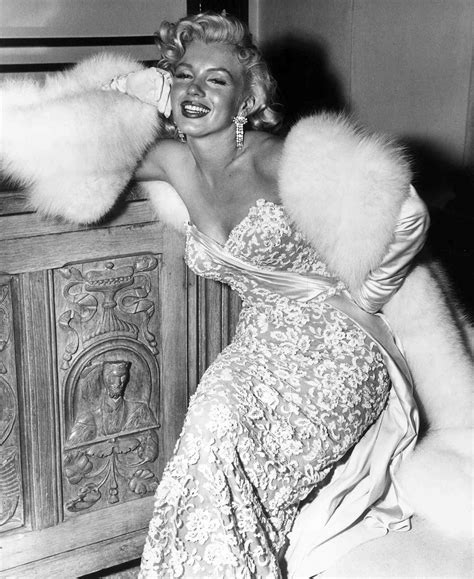 Monroe's Fashion Elegance and Iconic Outfits