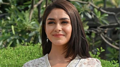 Mrunal Thakur: An Up-and-Coming Star in Bollywood