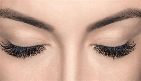 Natural Solutions for Healthier and Thicker Lashes