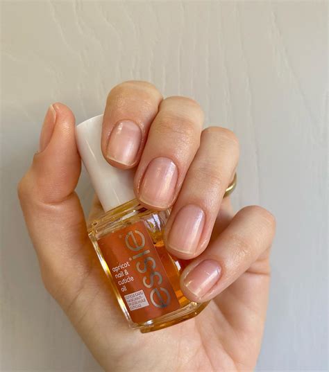 Nurturing Your Natural Nails: Guidelines for a Chemical-Free Nail Care Routine