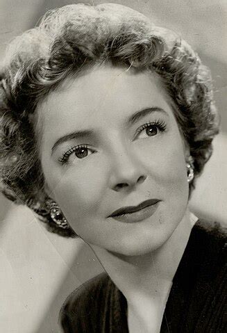 Physical Appearance: Helen Hayes' Body Measurements