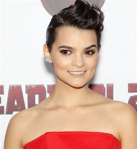 Physical Appearance and Height of Brianna Hildebrand