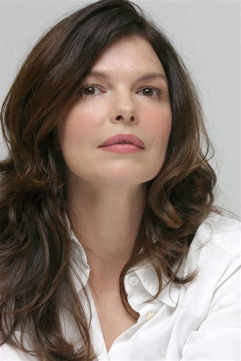 Physical Appearance and Style of Jeanne Tripplehorn