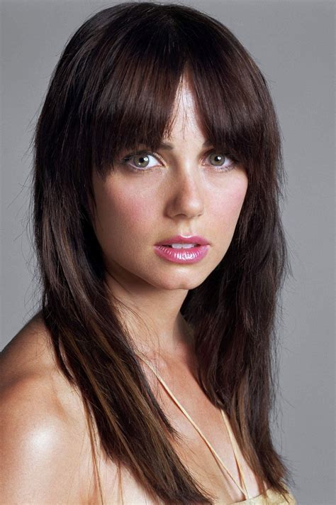 Physical Appearance of Mia Kirshner