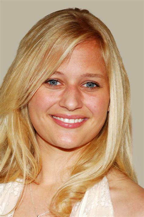 Physical Attributes of Carly Schroeder