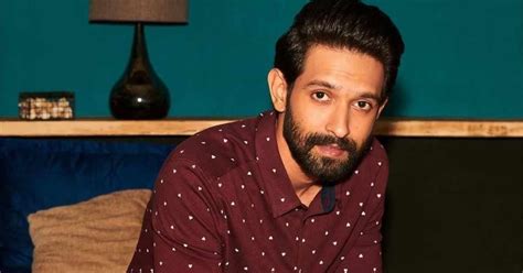 Physical Attributes of Vikrant Massey