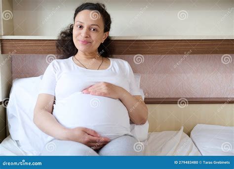 Pregnancy dreams and their relation to fertility and motherhood