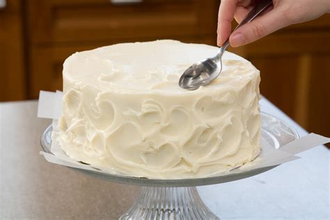 Preparing Your Cake for Frosting: The Secret to an Impeccable Finish