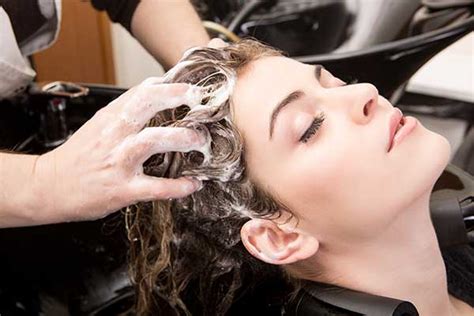 Proper Techniques for Cleansing Your Tresses