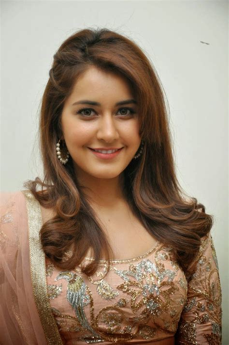 Raashi Khanna Biography