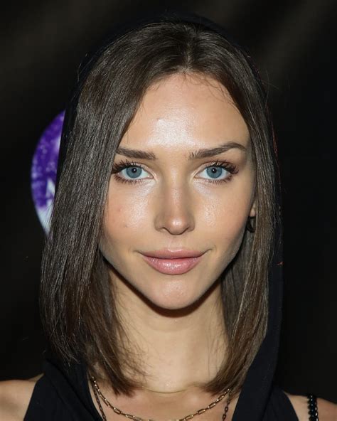 Rachel Cook's Age and Height