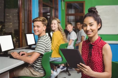 Revolutionizing Education: The Impact of Online Learning Platforms