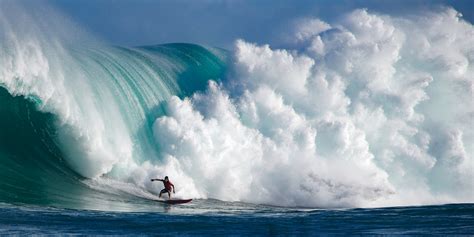 Riding the Waves: The Adrenaline Rush of Sailing through a Tempest