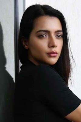 Ruhi Singh: Physical Appearance Insights