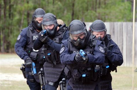 SWAT Teams Worldwide: A Global Perspective on Tactical Law Enforcement