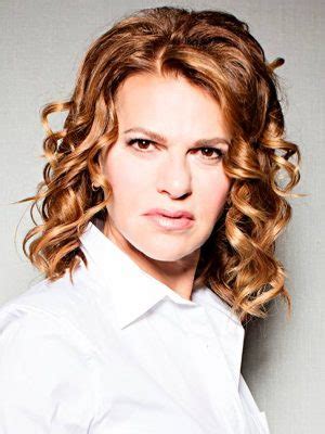 Sandra Bernhard: Height, Weight, and Body Measurements