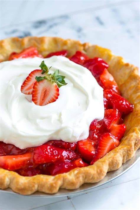 Serving and Storing Your Tempting Strawberry Pie for Optimal Freshness