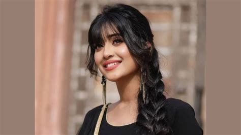 Shivangi Joshi: Age and Early Life