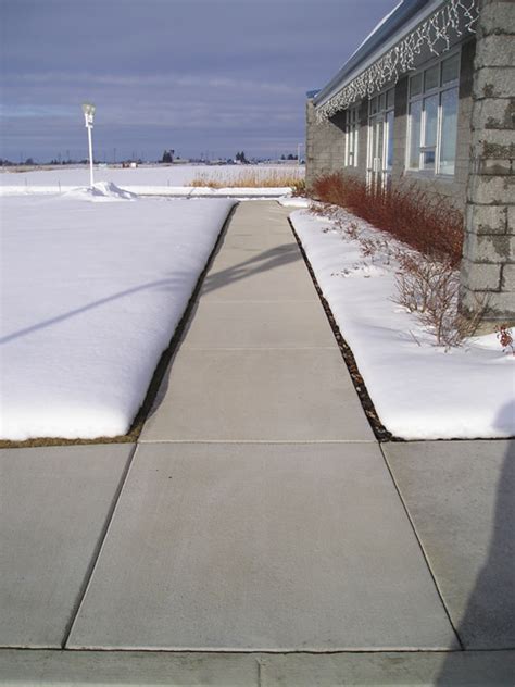 Snow Melters: Achieving a Snow-Free Driveway