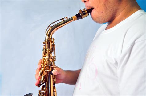 Step by Step: Becoming a Master of the Saxophone and Immersing Yourself in the Enchanting World of Jazz