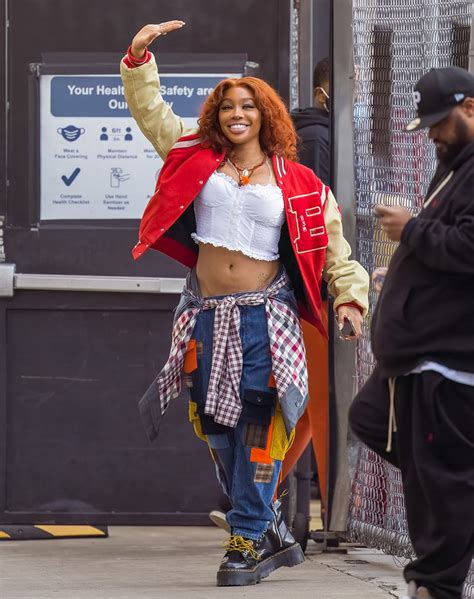 Style and Fashion of Sza Ling